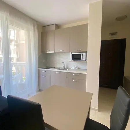 Irina Apartman